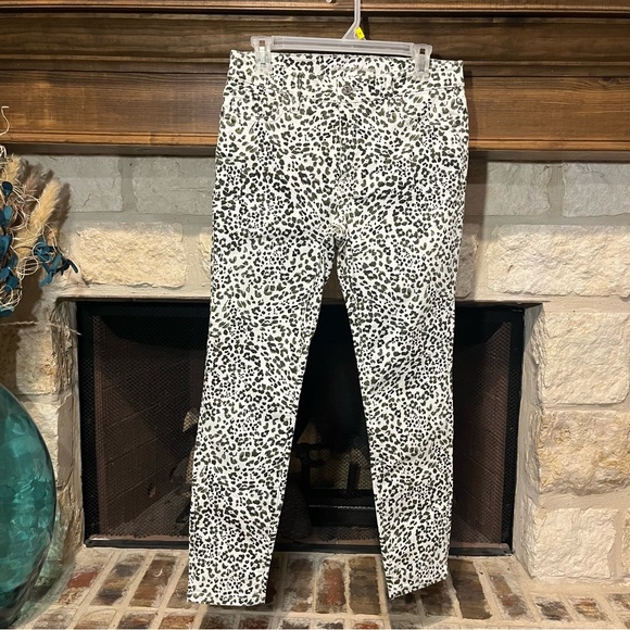 Tommy Bahama Green Cheetah Print Ella Twill High-Rise Denim Jeans - Picture 8 of 10